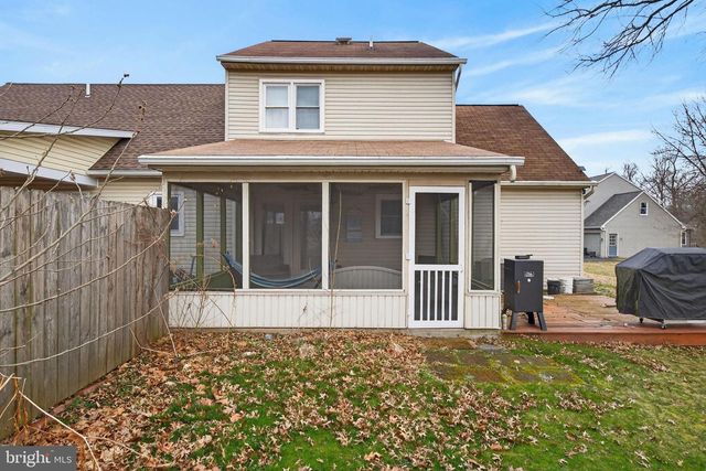 64 BEECH LN, Elizabethtown, PA 17022