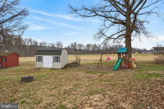 64 BEECH LN, Elizabethtown, PA 17022