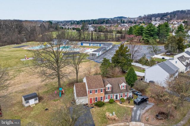 64 BEECH LN, Elizabethtown, PA 17022