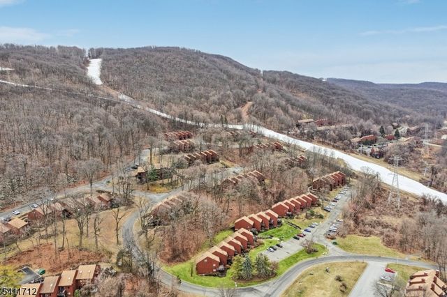 1 Deer Valley Ln 3, Vernon Twp., NJ 07462