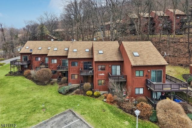 1 Deer Valley Ln 3, Vernon Twp., NJ 07462