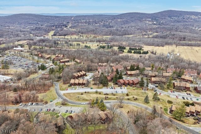 1 Deer Valley Ln 3, Vernon Twp., NJ 07462