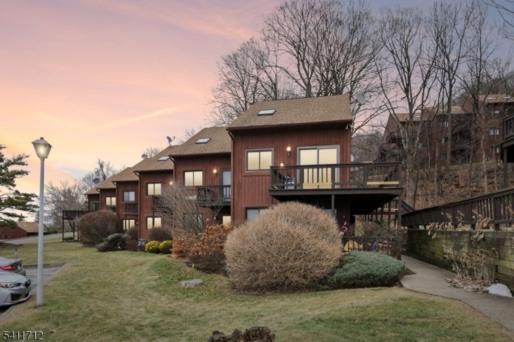 1 Deer Valley Ln 3, Vernon Twp., NJ 07462