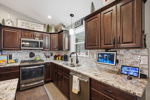 910 Kitchen Branch Road, Greeneville, TN 37743