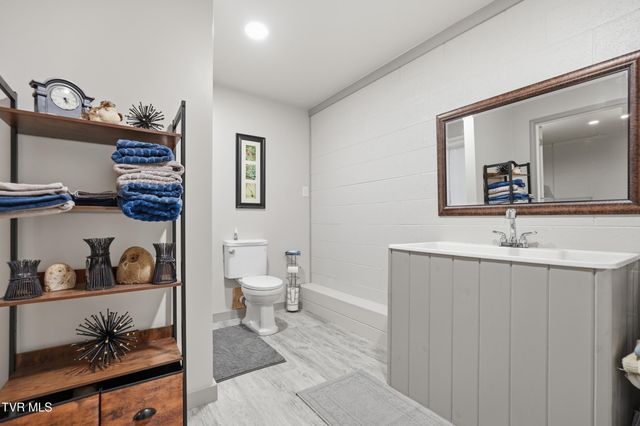 910 Kitchen Branch Road, Greeneville, TN 37743