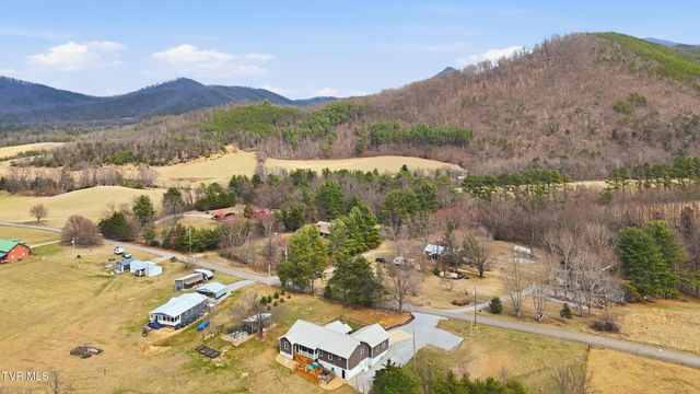 910 Kitchen Branch Road, Greeneville, TN 37743