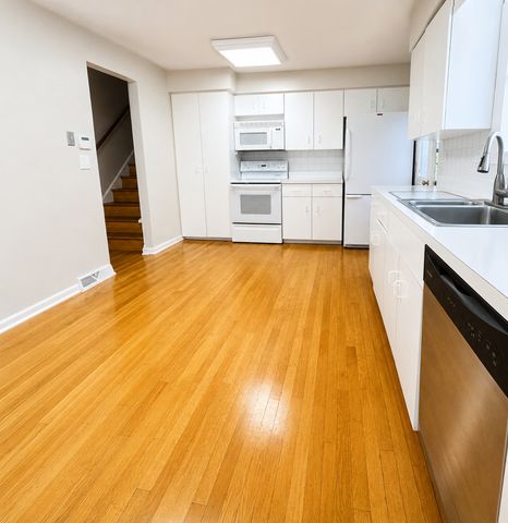 7011 N Hamlin Avenue, Lincolnwood, IL 60712