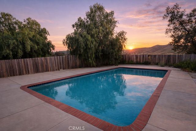 8851 Hierba, Agua Dulce, CA 91390