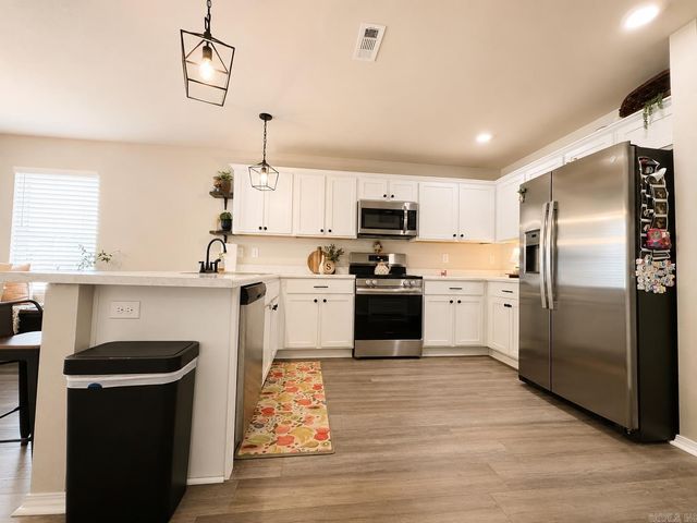 31 Candlelight Drive, Conway, AR 72032