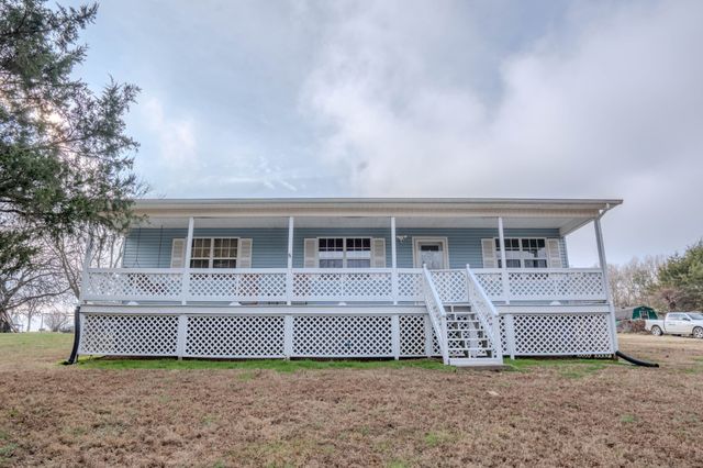 52 Lindsey Rd, Loretto, TN 38469