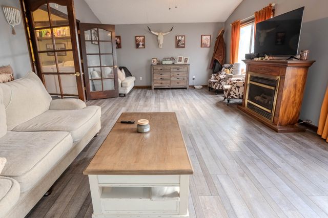 52 Lindsey Rd, Loretto, TN 38469