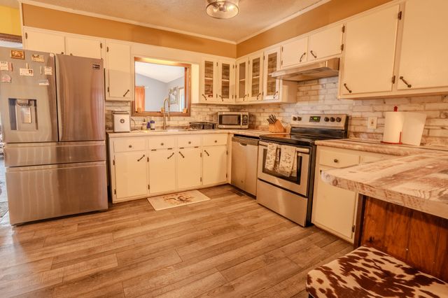 52 Lindsey Rd, Loretto, TN 38469