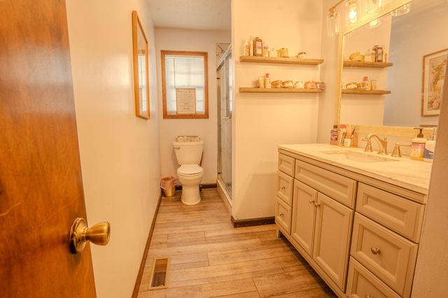 52 Lindsey Rd, Loretto, TN 38469