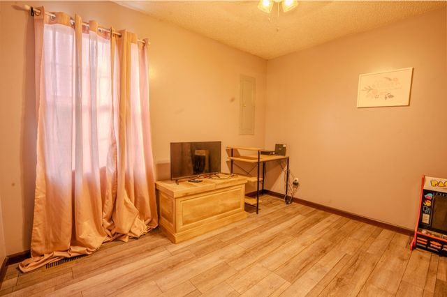 52 Lindsey Rd, Loretto, TN 38469