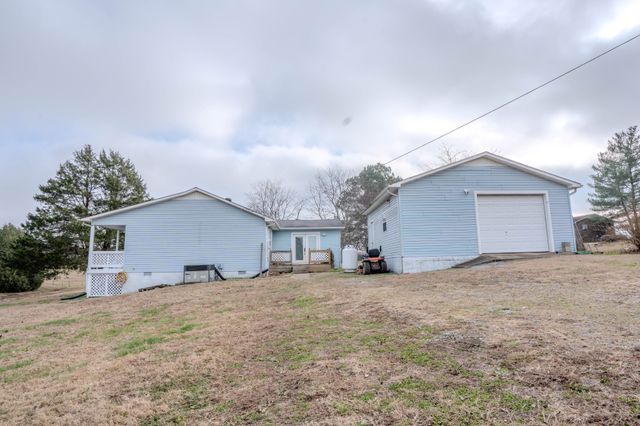 52 Lindsey Rd, Loretto, TN 38469
