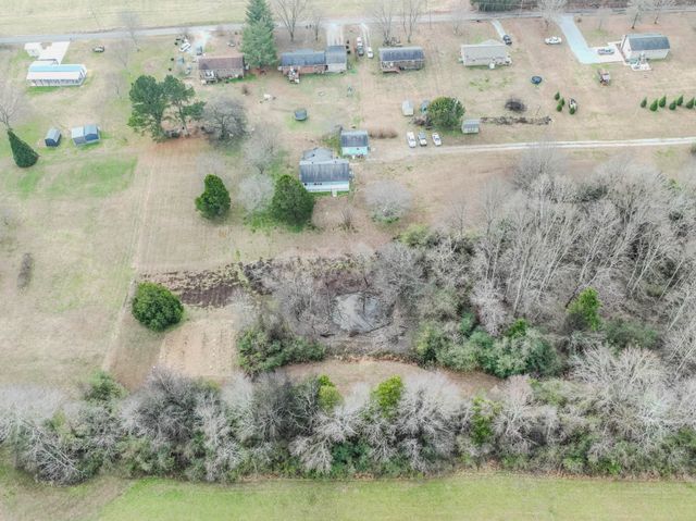 52 Lindsey Rd, Loretto, TN 38469