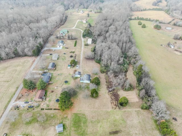 52 Lindsey Rd, Loretto, TN 38469