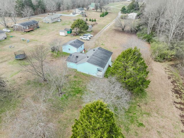 52 Lindsey Rd, Loretto, TN 38469