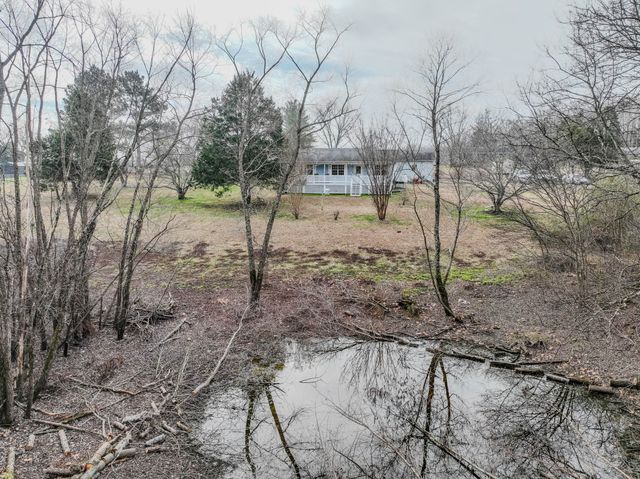 52 Lindsey Rd, Loretto, TN 38469