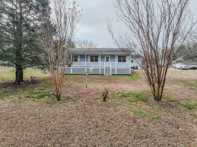 52 Lindsey Rd, Loretto, TN 38469
