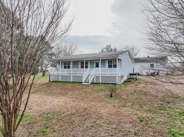 52 Lindsey Rd, Loretto, TN 38469