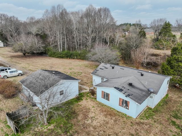 52 Lindsey Rd, Loretto, TN 38469