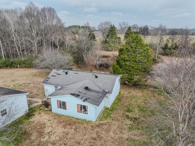 52 Lindsey Rd, Loretto, TN 38469