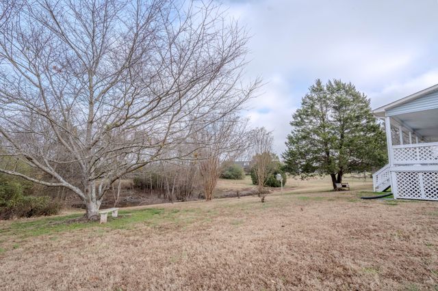 52 Lindsey Rd, Loretto, TN 38469