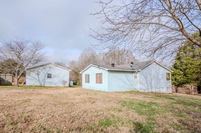 52 Lindsey Rd, Loretto, TN 38469