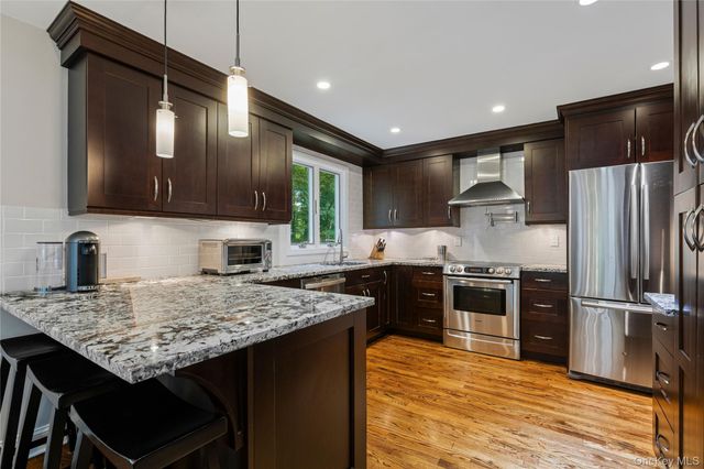 86 Seven Bridges Road, Chappaqua, NY 10514