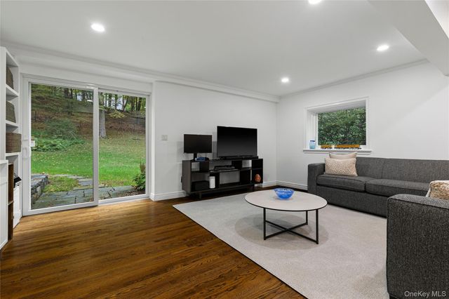 86 Seven Bridges Road, Chappaqua, NY 10514