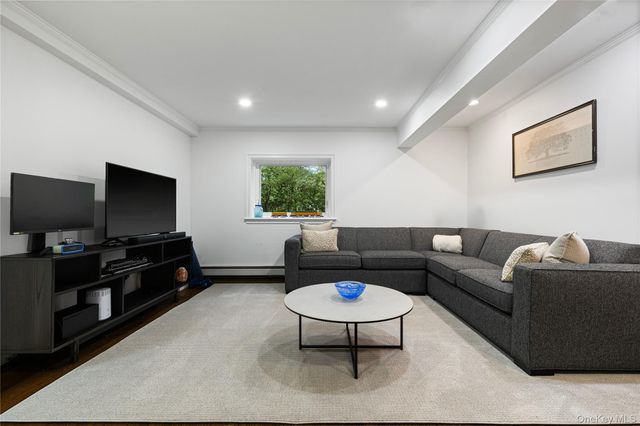 86 Seven Bridges Road, Chappaqua, NY 10514