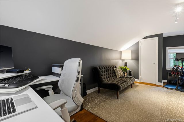 86 Seven Bridges Road, Chappaqua, NY 10514