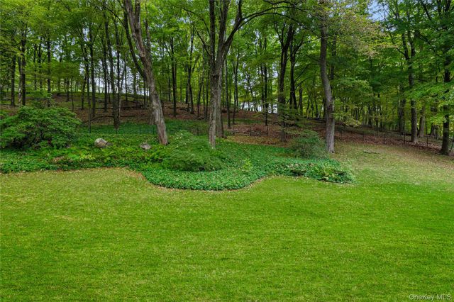 86 Seven Bridges Road, Chappaqua, NY 10514