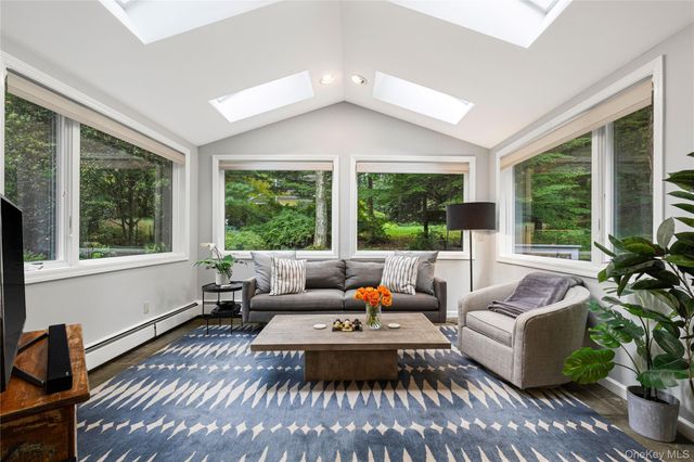 86 Seven Bridges Road, Chappaqua, NY 10514