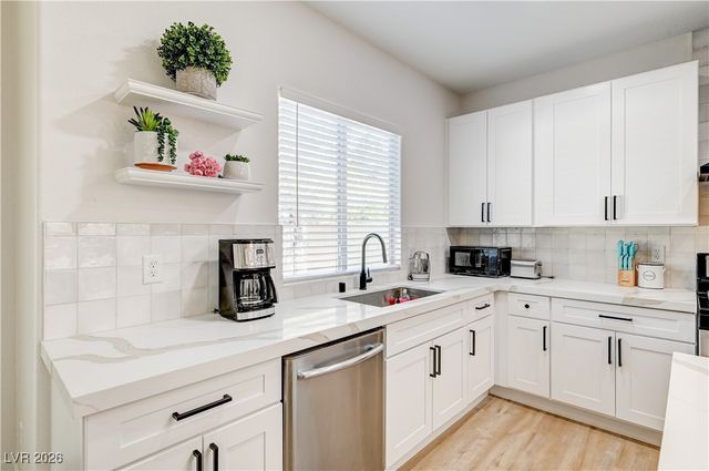 3236 Rushing Waters Place, Las Vegas, NV 89135