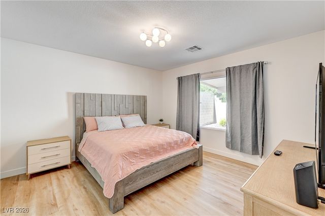 3236 Rushing Waters Place, Las Vegas, NV 89135