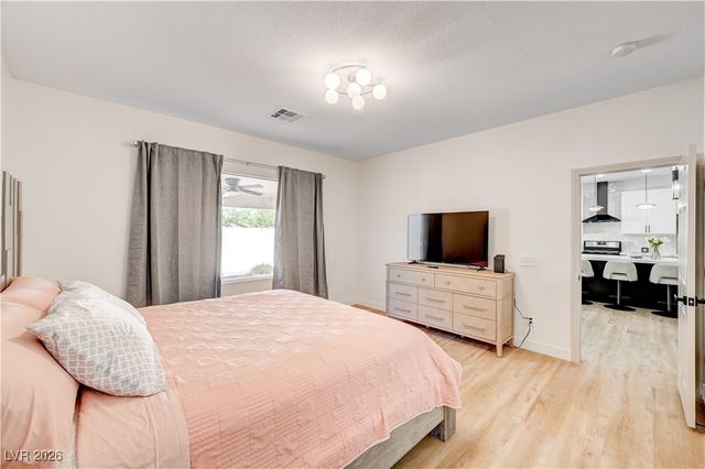 3236 Rushing Waters Place, Las Vegas, NV 89135