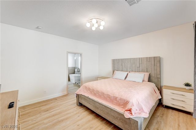 3236 Rushing Waters Place, Las Vegas, NV 89135