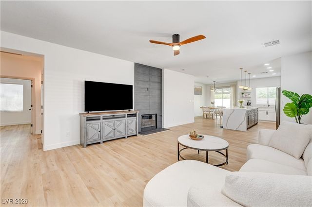 3236 Rushing Waters Place, Las Vegas, NV 89135