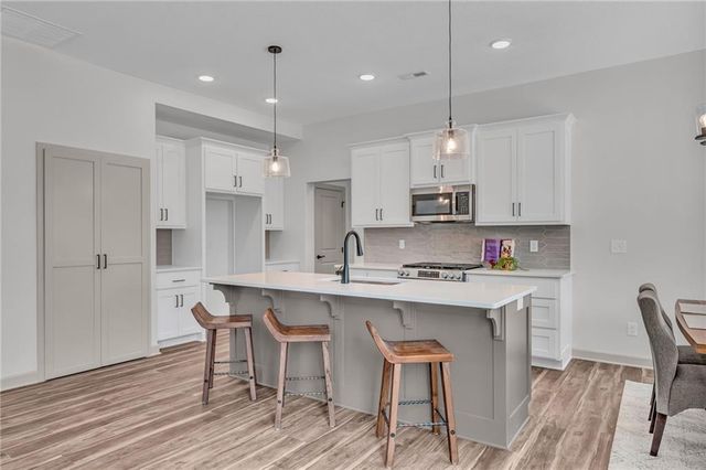 314 Rockers Drive, Baldwin City, KS 66006