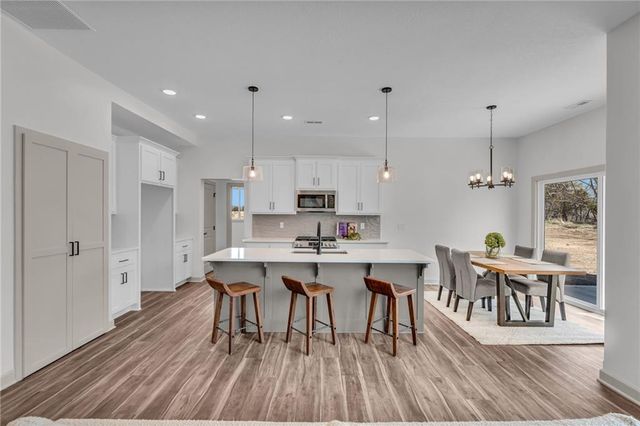 314 Rockers Drive, Baldwin City, KS 66006