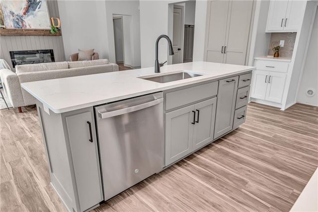 314 Rockers Drive, Baldwin City, KS 66006