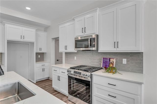 314 Rockers Drive, Baldwin City, KS 66006