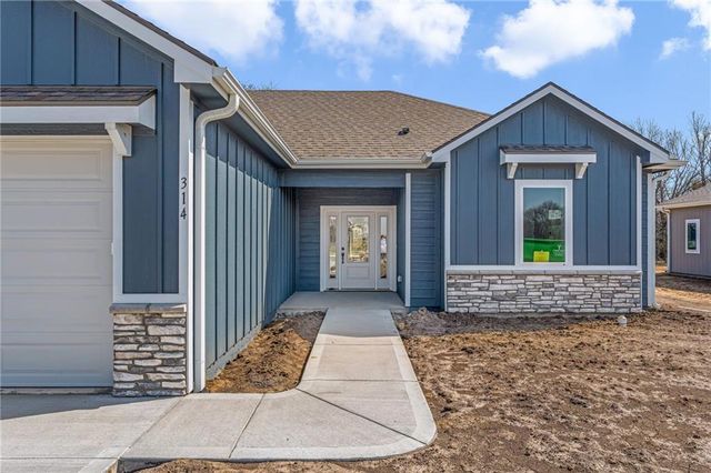 314 Rockers Drive, Baldwin City, KS 66006