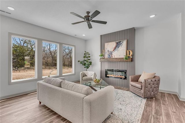 314 Rockers Drive, Baldwin City, KS 66006