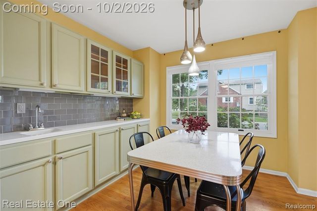 10154 Ludlow Avenue, Huntington Woods, MI 48070