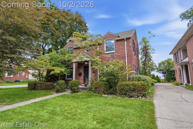 10154 Ludlow Avenue, Huntington Woods, MI 48070