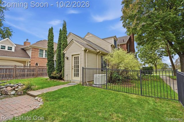10154 Ludlow Avenue, Huntington Woods, MI 48070