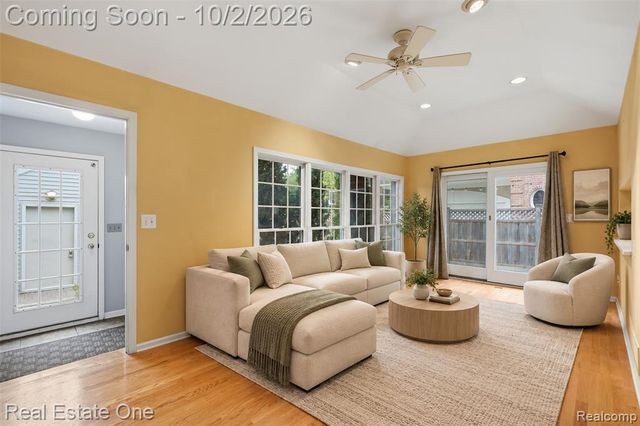 10154 Ludlow Avenue, Huntington Woods, MI 48070